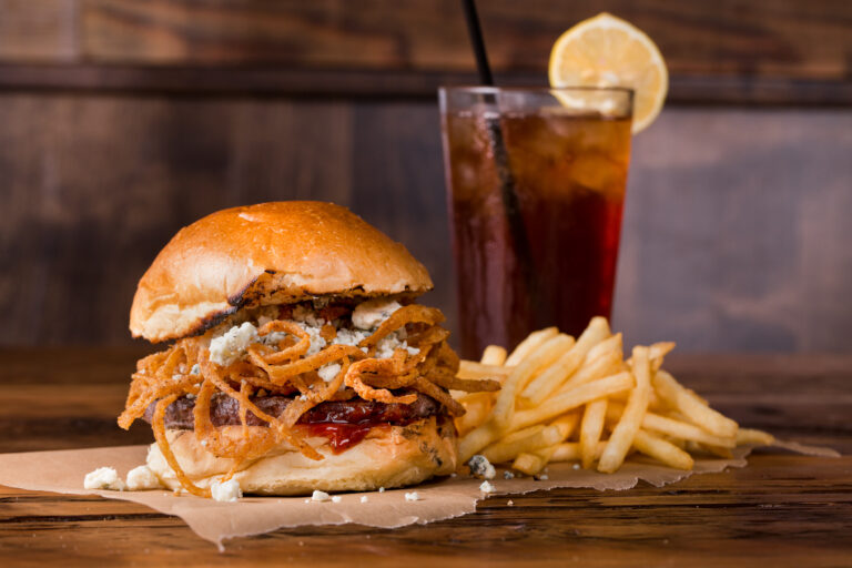 Roadhouse Burger 768x512